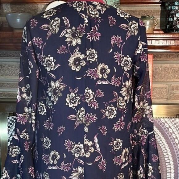 Speechless Navy & Purple Floral Tunic Bell Sleeve Criss-Cross Front Medium NWOT - Picture 7 of 11